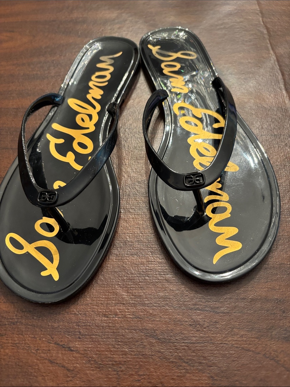 Black shiny flip flops - Picture 2 of 5